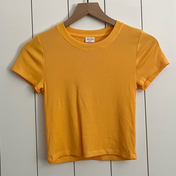 Aritzia Wilfred Free Ribbed Short Sleeve Baby Tee - Picture 1 of 3